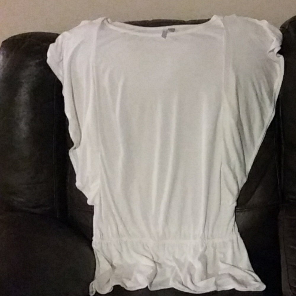 White Top w Loose Sleeves